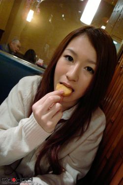 街拍紧身牛仔裤